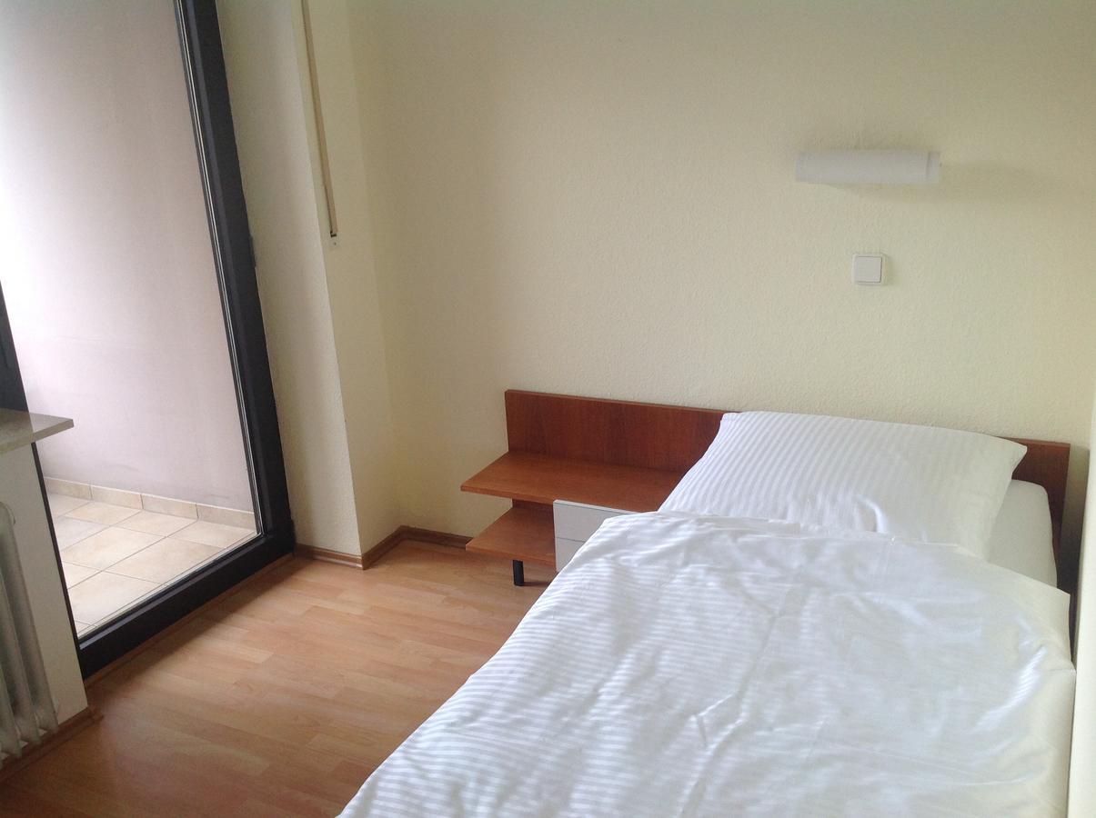 Hotel-Pension Schlossgarten Trippstadt Bagian luar foto